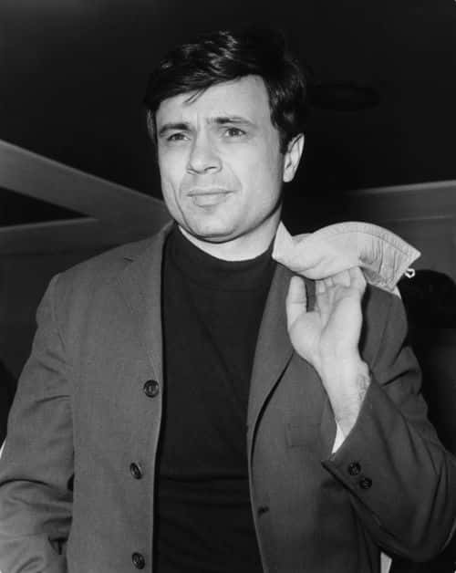American actor Robert Blake arrives at London Airport from Munich, for the premiere of his latest film 'In Cold Blood', 13th March 1968. (Photo by J. Wilds/Keystone/Hulton Archive/Getty Images)