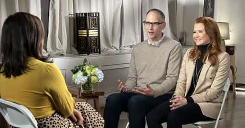 Chris Thomas and Elizabeth Smart in an interview. (Facebook/Chris Thomas)