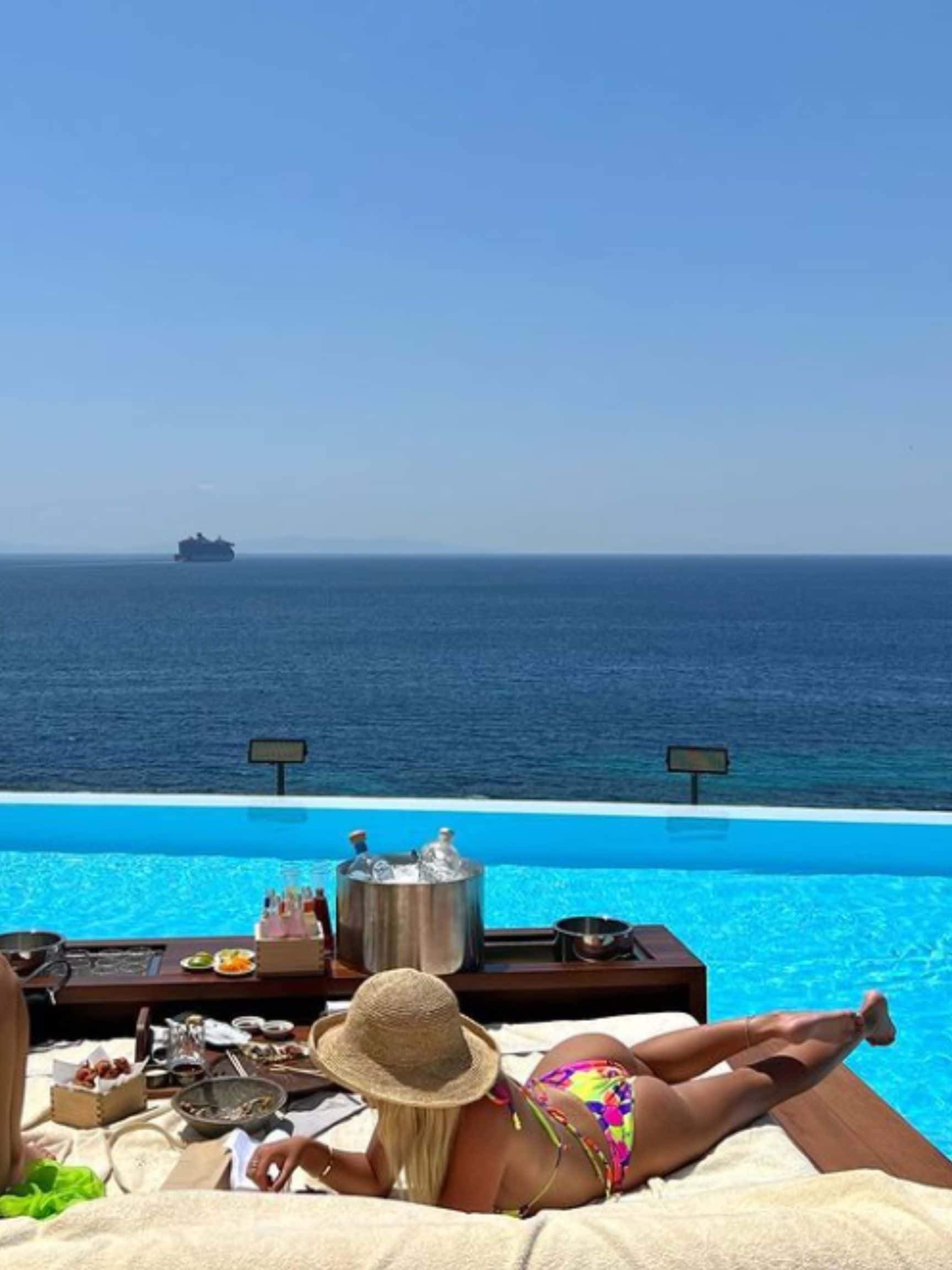 (@alixearle/Instagram)