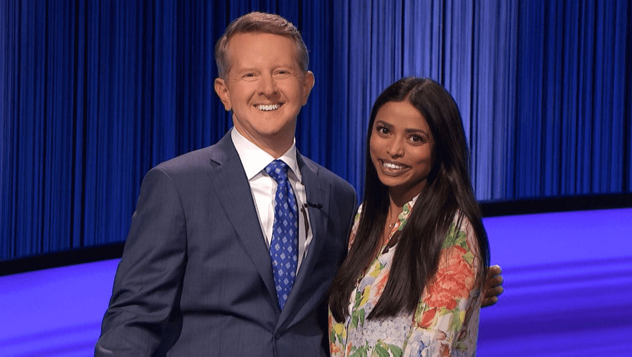 Anji Nyquist with 'Jeopardy!' host Ken Jennings (@AnjiNyquist/Twitter)