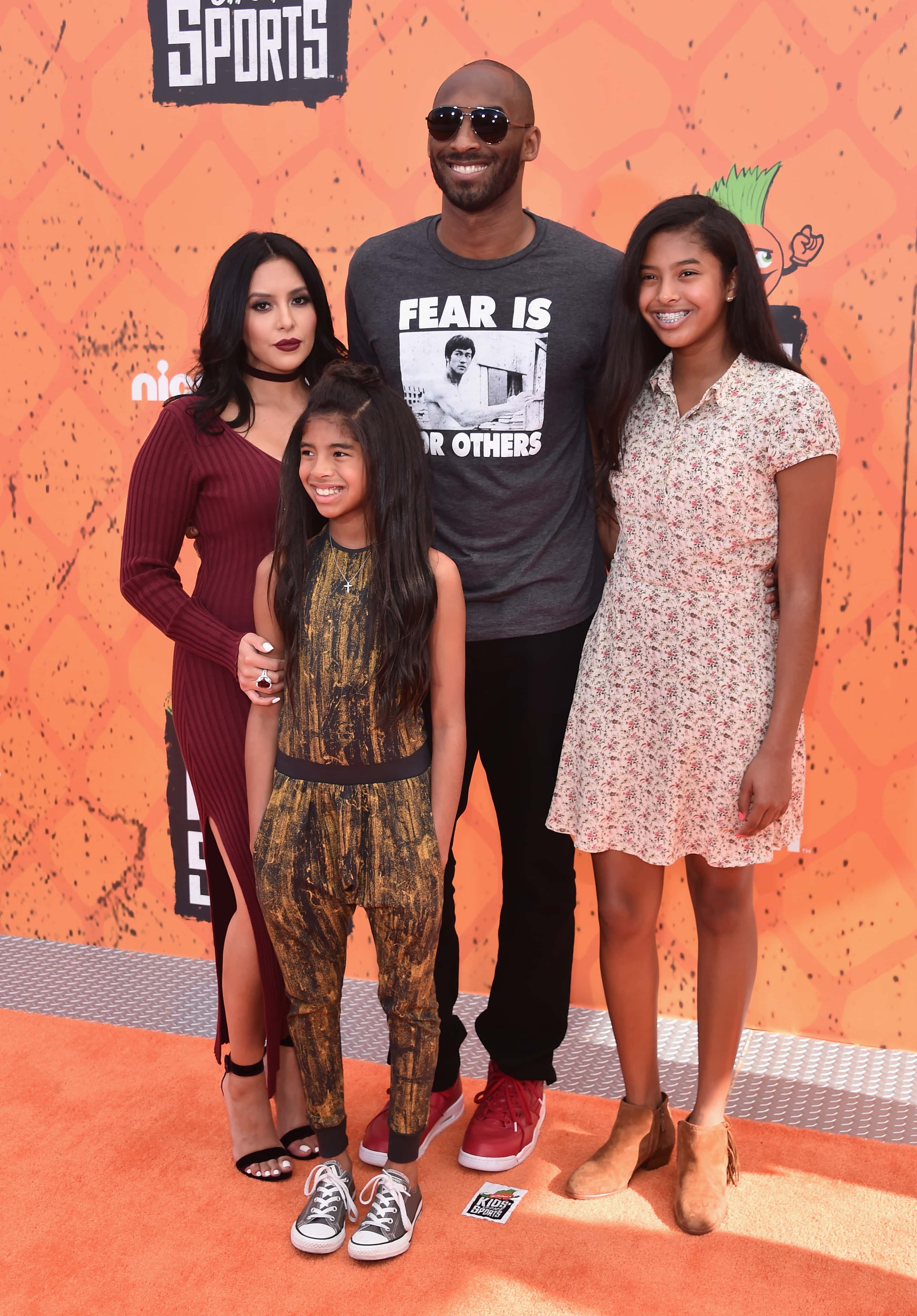  (L-R) Vanessa Bryant, former NBA player Kobe Bryant, Gianna Bryant and Natalia Bryant attend the Nickelodeon Kids' Choice Sports Awards 2016 at UCLA's Pauley Pavilion on July 14, 2016 in Westwood, California. (Photo by Alberto E. Rodriguez/Getty Images)