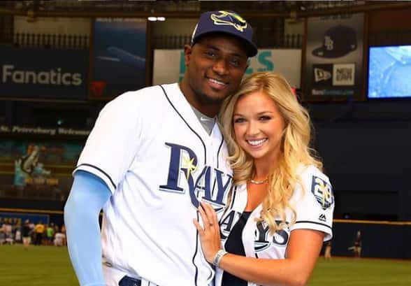 ADEINY HECHAVARRÍA, ALISON BOWLES (Photo via Facebook)