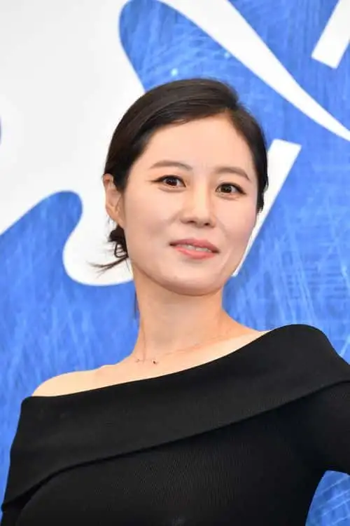 'Orizzonti' jury member Moon So-ri attends the photocall of the jury during the 73rd Venice Film Festival on August 31, 2016 in Venice, Italy.