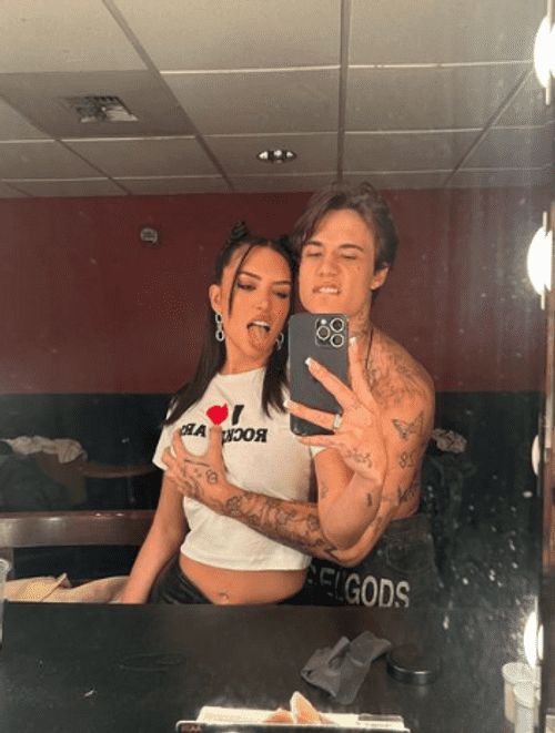 Stassie posted loved-up couple photos of boyfrined, JadenHossler, joining the TikTok heartthrob on tour (Instagram/@Anastasiskaranikolao)
