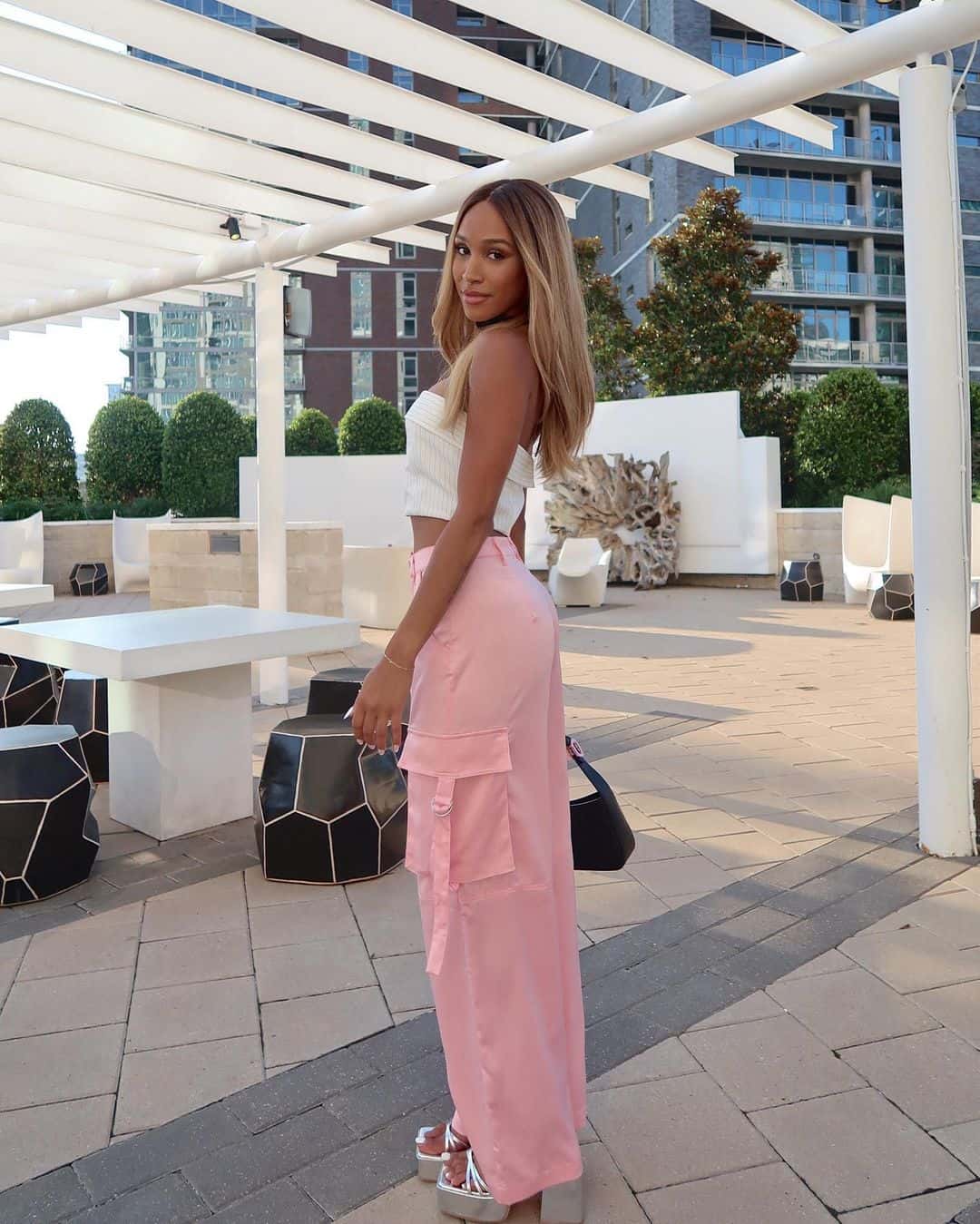 Taylor Nicole Smith is a hotel manager (Instagram/@taylor98smith)