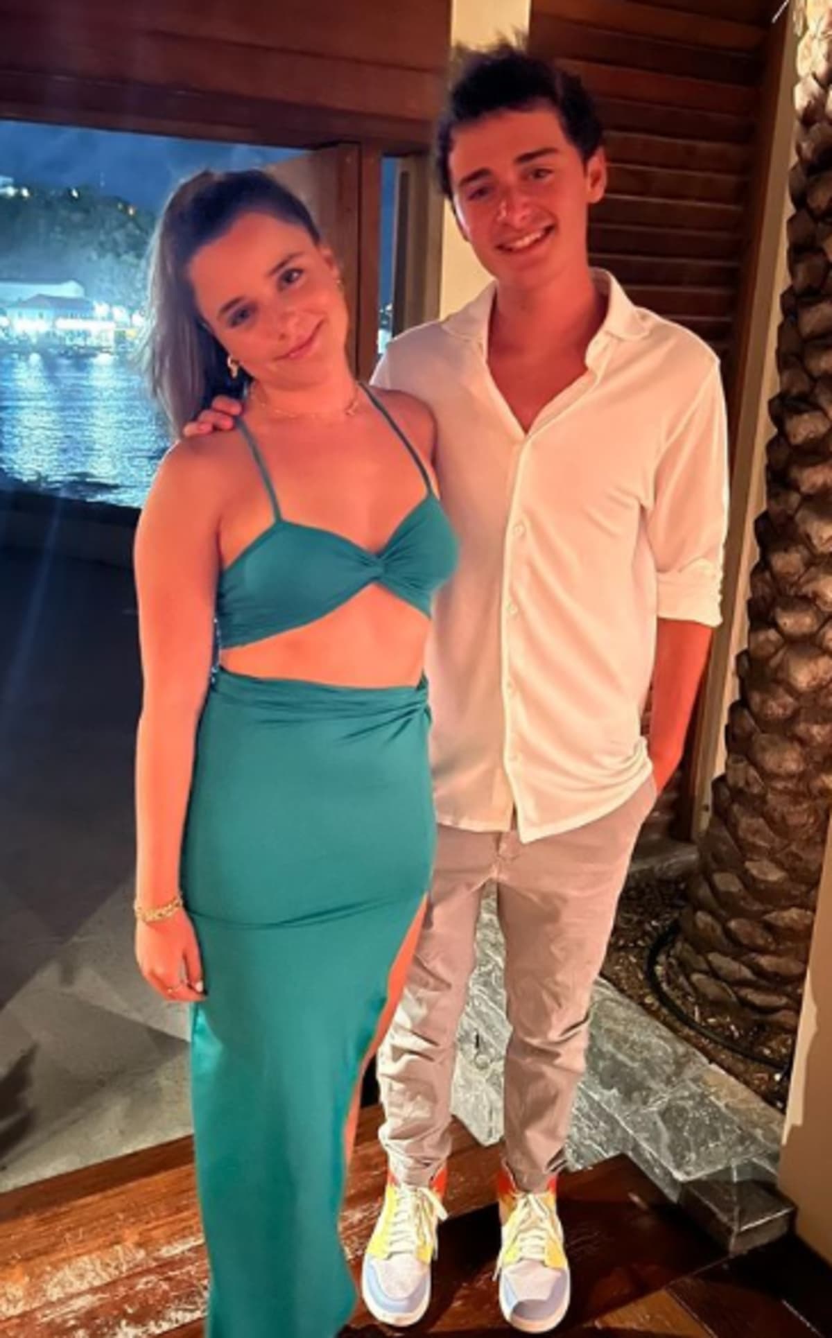 Noah Schnapp and Chloe Schnapp (@chloeschnapp/Instagram)