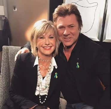 Richard Wilkins along with Olivia Newton-John (@Richrdwikins AM/Instagram)