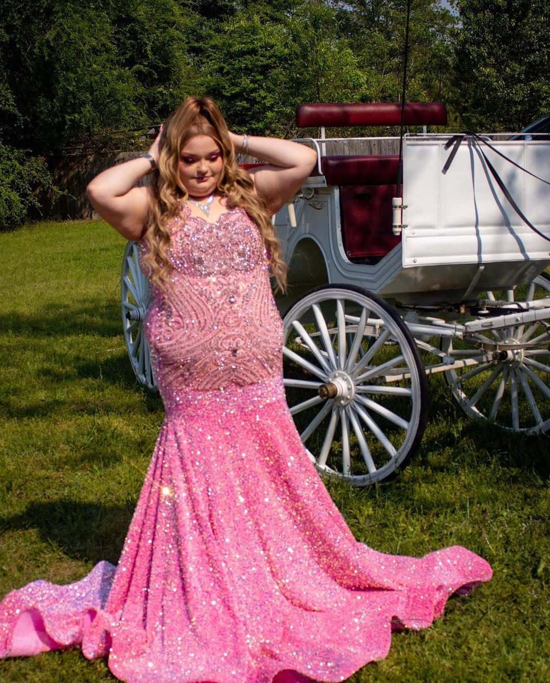 Honey Boo Boo sports pink glittery gown for prom (Instagram/honeybooboo)