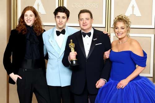 (L-R) Leland Fraser, Holden Fraser, Brendan Fraser, winner of the Best Actor in a Leading Role award for