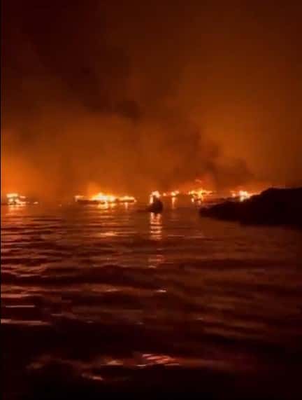 People took refuge in the ocean (X/@botnews18)