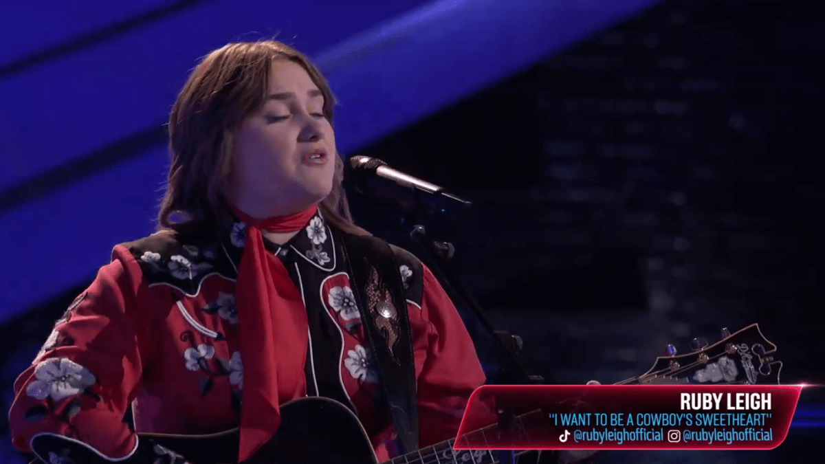 'The Voice' Season 24's 16-year-old Ruby Leigh gets 4 chair turn (NBC)