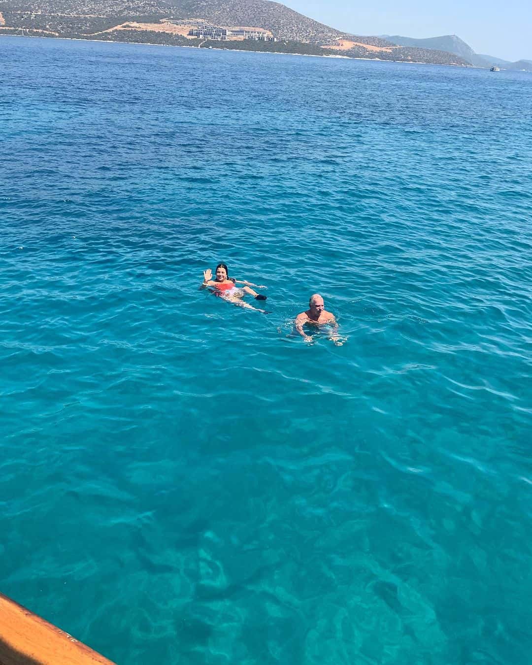 Ana Navarro enjoys a swim with her husband, Al Cardenas, in Turkey (@ananavarrofl/Instagram)