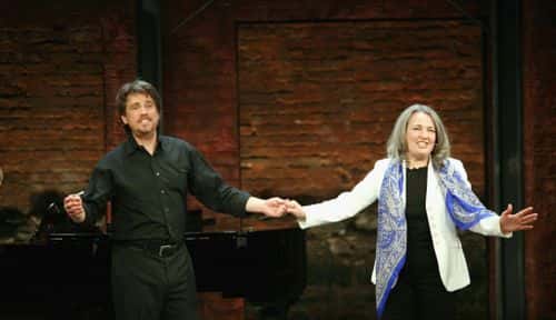 (U.S. TABS AND HOLLYWOOD REPORTER OUT) Robby Benson (L) and Karla Devito (R) perform at the Cherry Lane Theater Gala held at The Cherry Lane Theater on April 3, 2006 in New York