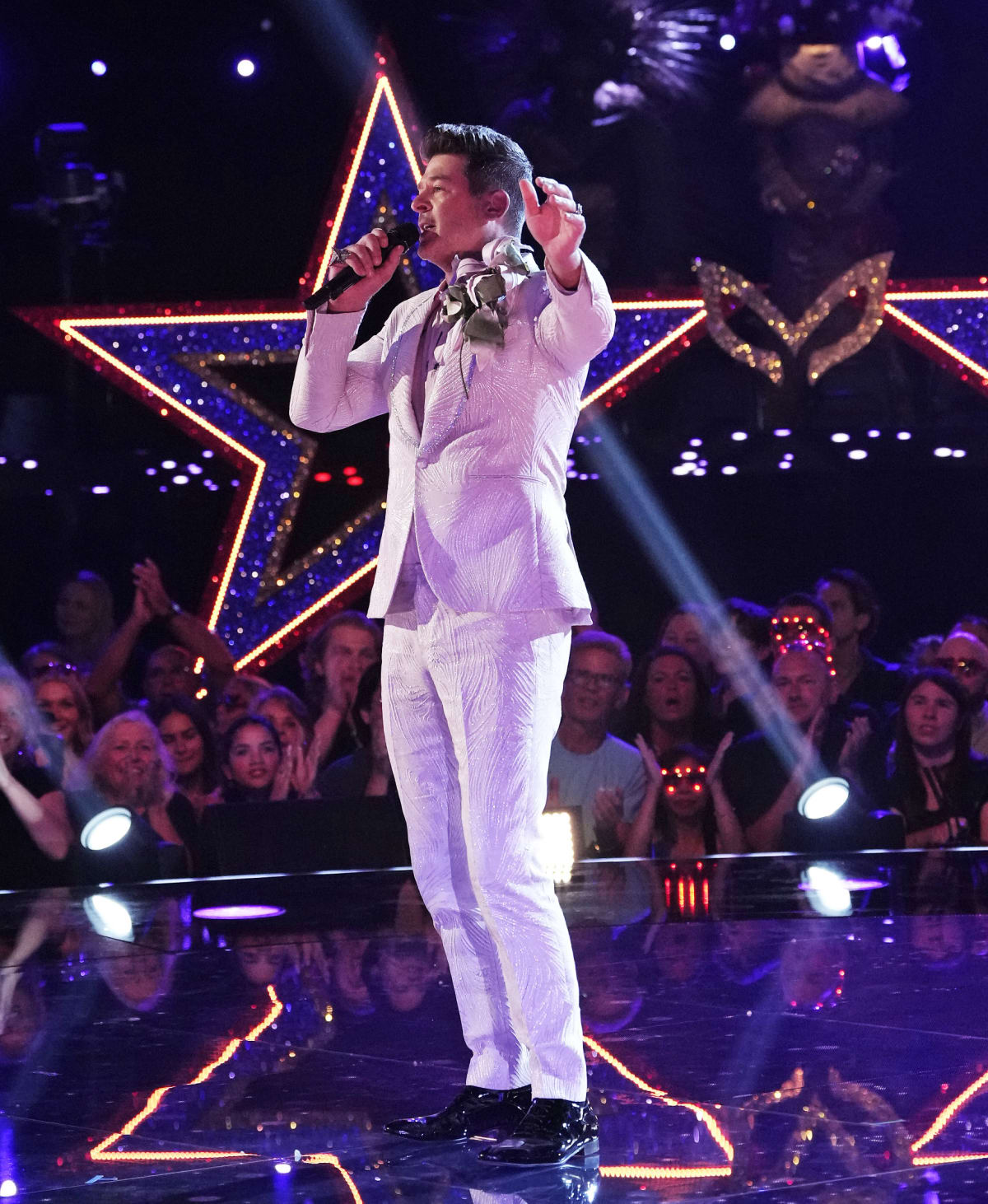 Robin Thicke performing in 'The Masked Singer' Season 10 Episode 5 (FOX)