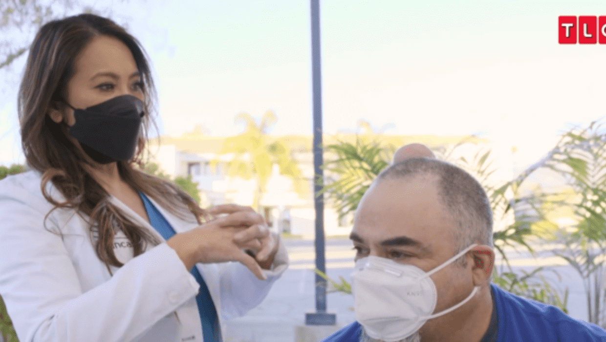 Dr. Sandra Lee with her patient, Michael Steen in 'Dr. Pimple Popper' Season 8 (People)