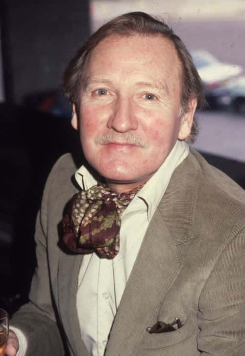1980: English actor Leslie Phillips, the star of several 'Carry On' comedies. (Photo by Hulton Archive/Getty Images)