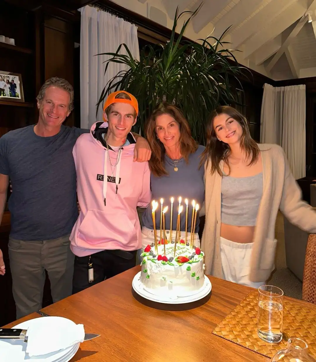 Cindy Crawford and Rande Gerber with their family on Cindy's birthday (cindycrawford/Instagram)