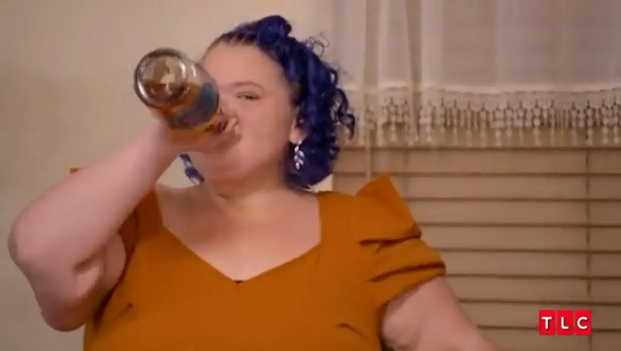 Amy Slaton at Tammy Slaton's wedding in '1000-lb Sisters' (TLC)