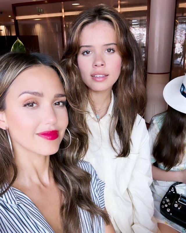 Jessica Alba looked dazzling as she posed with her daughter in a series of snaps shared to Instagram on June 10 (jessicaalba/Instagram) 