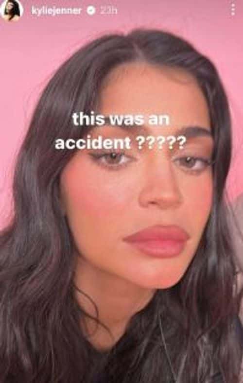 Kylie Jenner showing off her eyebrows ( Instagram/ @Kylie Jenner)