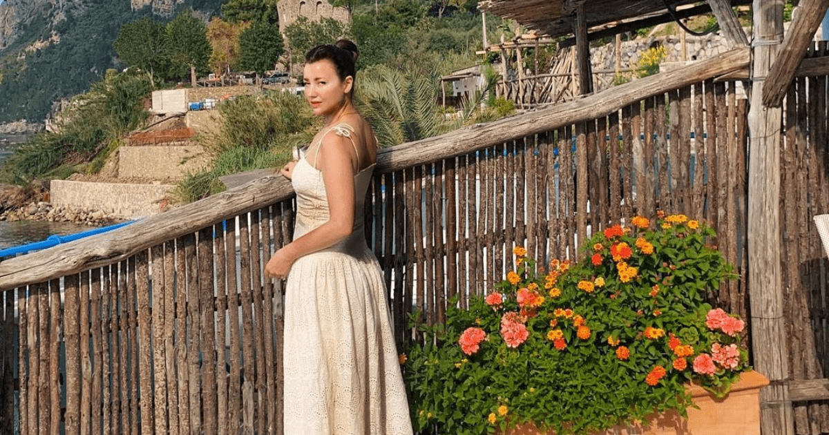 Freelance writer Christina Pérez studies the connections between travel, design, style, and wellness (Instagram/christinalperez)