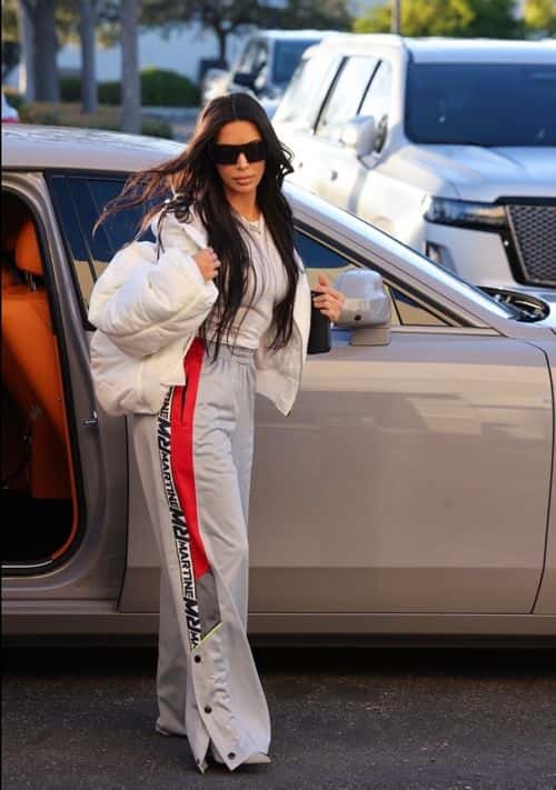 Kim Kardashian looked effortlessly stylish (Backgrid)