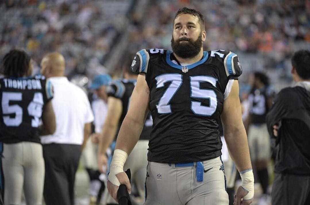 Haley Kalil's ex-husband Matt Kalil towers over her (panthersonly/Instagram)