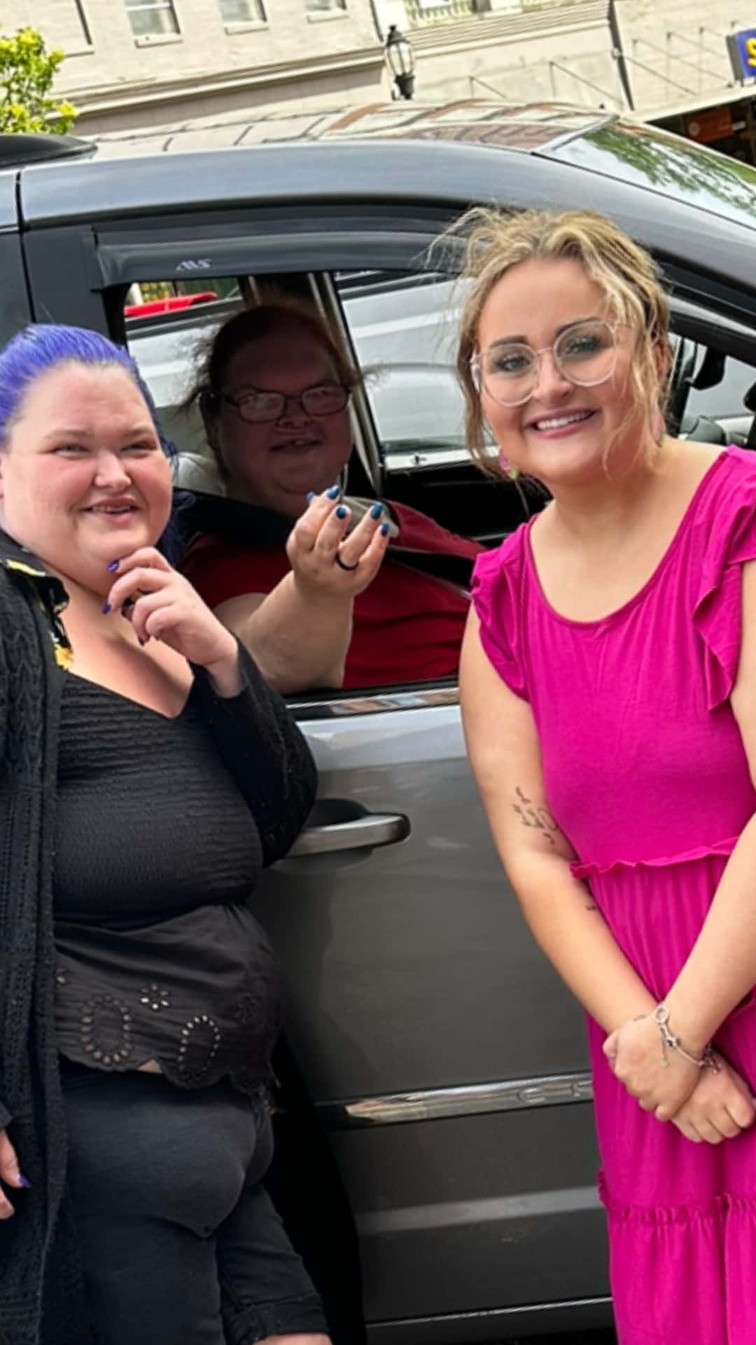 Amy Slaton poses with her sister Tammy and friend Mama Jill (TikTok/amyhalterman87)