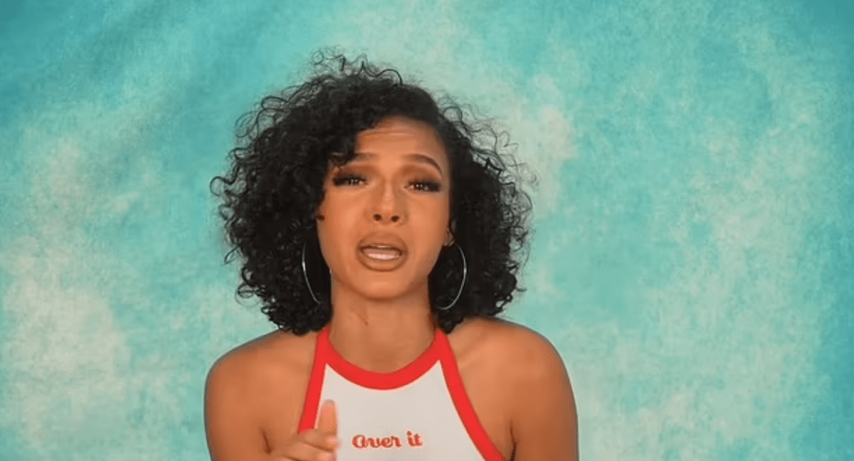 Emaza Gibson in one of her YouTube videos (screengrab/@CeraadiLIVE/YouTube)