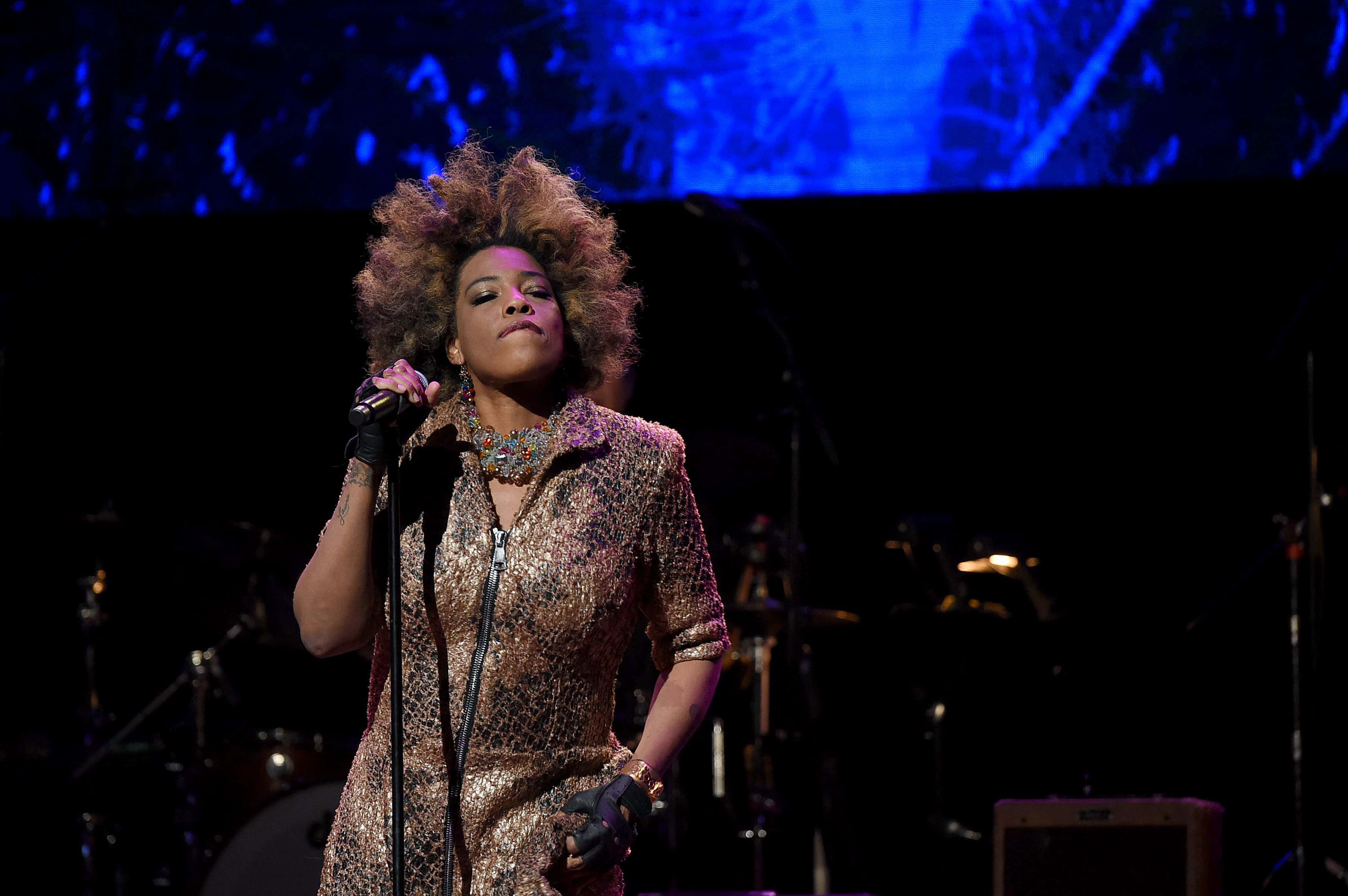 Macy Gray performs on stage during the Fourth Annual LOVE ROCKS NYC benefit concert for God's Love We Deliver at Beacon Theatre on March 12, 2020 in New York City. (Photo by Jamie McCarthy/Getty Images for God's Love We Deliver )