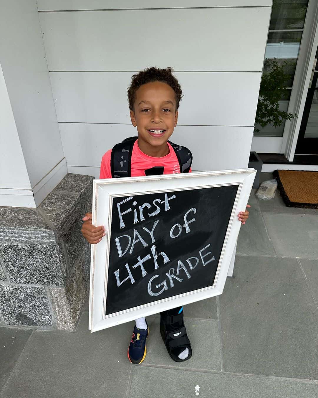 'Today' Craig Melvin's son wore a cast on his leg on first day of school (@craigmelvinnbc/Instagram)