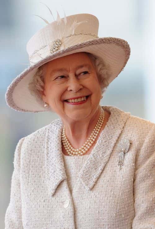 Queen Elizabeth II awaits the arrival of  Turkey's President Abdullah Gul and his wife Hayrunnisa Gul at an offical welcoming ceremony on November 22, 2011 in London, England. The President of Turkey is on a five day State visit to the UK.