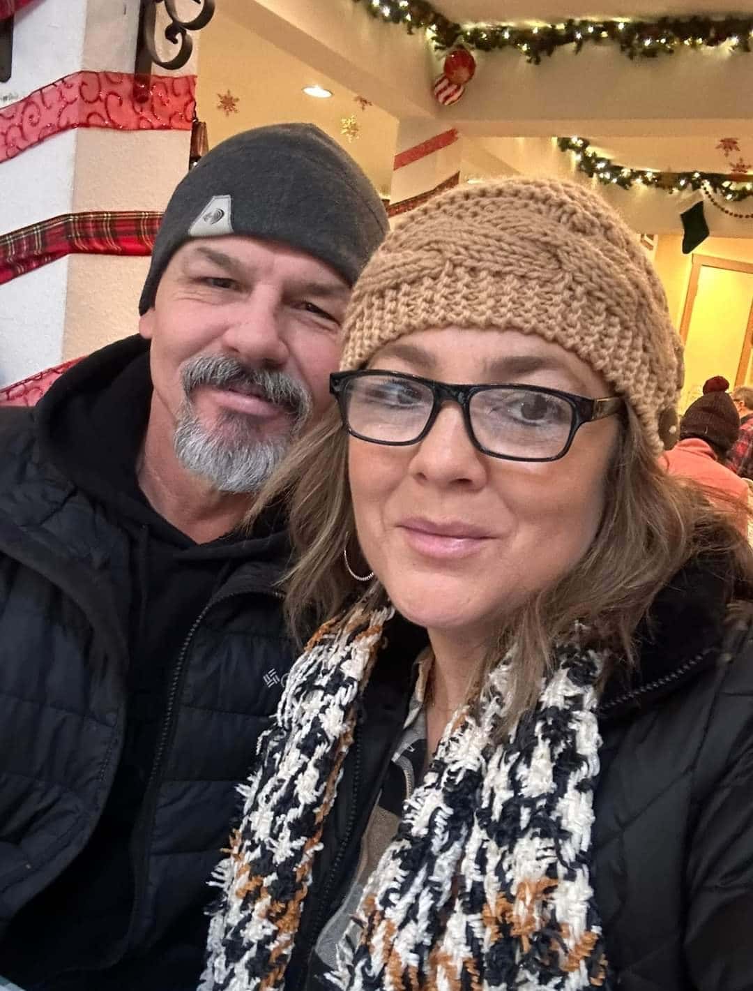 Christine Earley with her husband George Earley (Christine Earley/ Facebook)