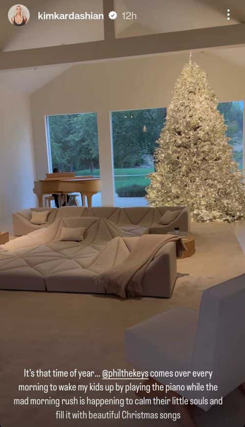 Kim Kardashian's social media story with Philip Cornish, the grammy-winning pianist, playing holiday tunes for her children (Instagram/@kimkardashian)