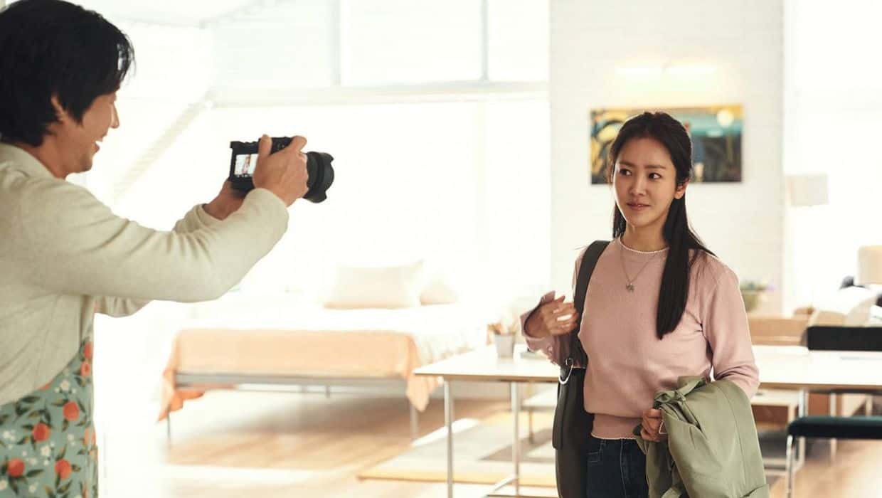 Shin Ha-kyun as Kim Jae Hyun and Han Ji-min as Cha Yi Hoo in 'Yonder' (Paramount+)