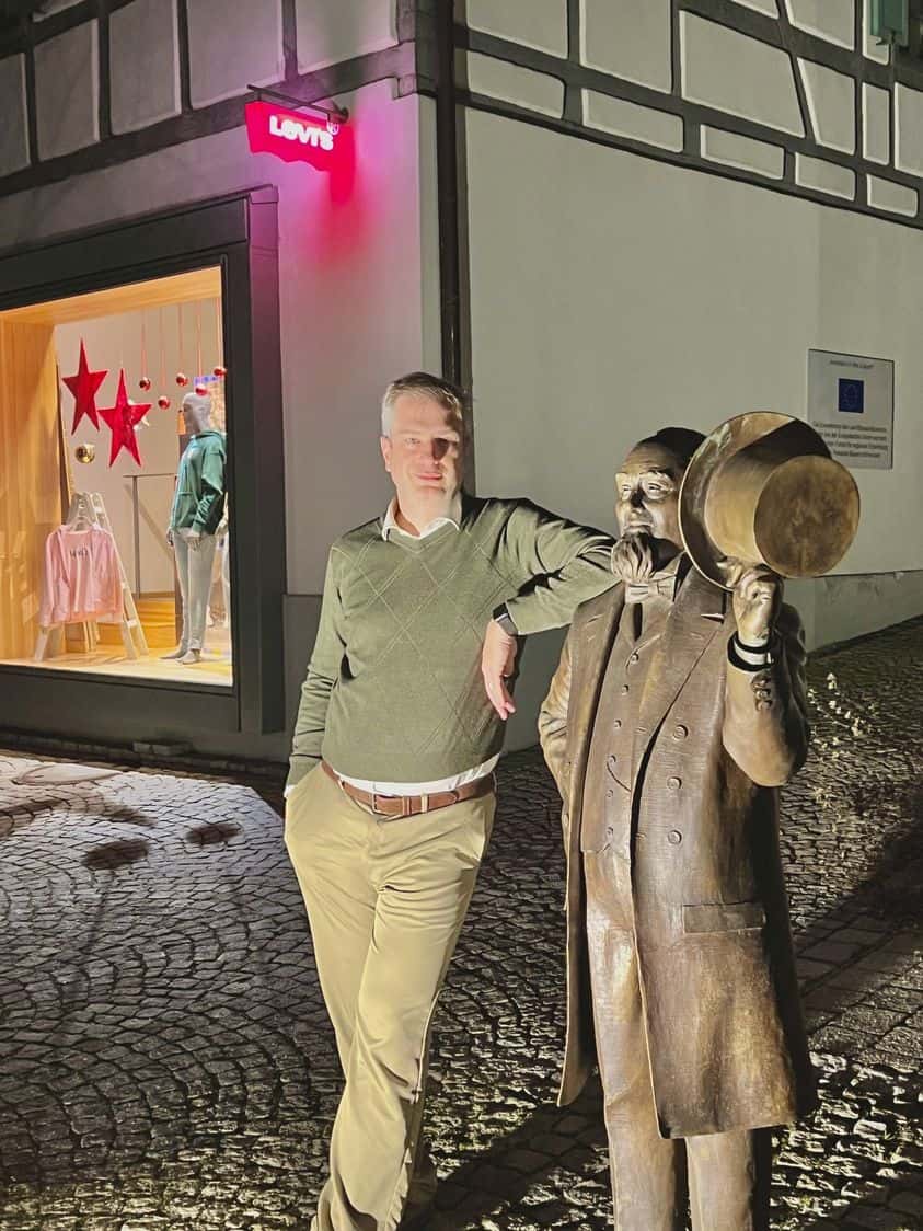 David Maybury has also participated in 'Master Minds' besides 'Jeopardy!' (David Maybury's Facebook account)