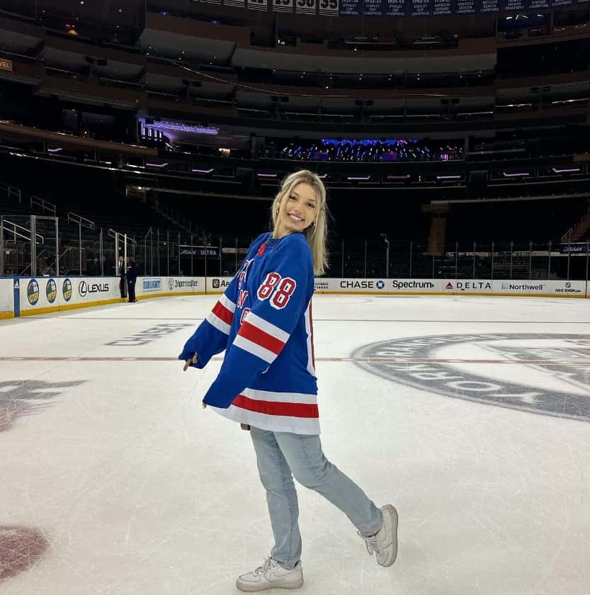 Megan at Madison Square Garden to attend a game (overtimemegan/Instagram)