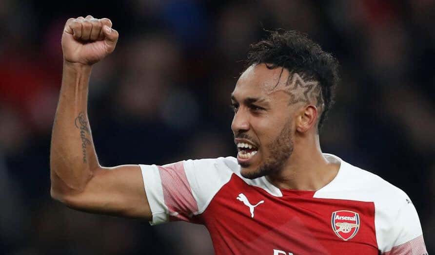 Former Arsenal forward Pierre-Emerick Aubameyang sports his star hairstyle (Twitter)