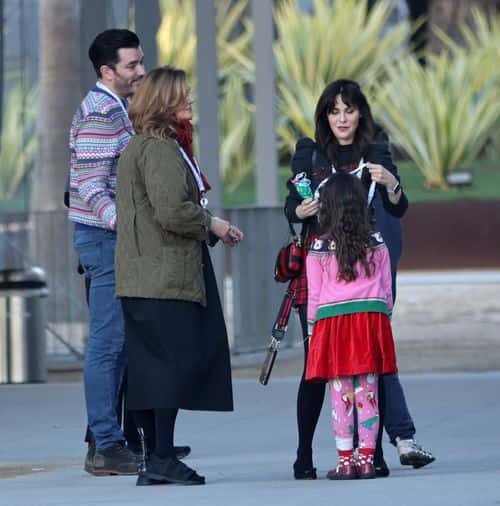 Deschanel met up with her sister at the LAMCA complex. (Backgrid)