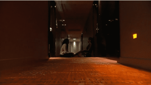 Greer cries in the hallway after not receives one-on-one date card from Zach in 'The Bachelor' (ABC)