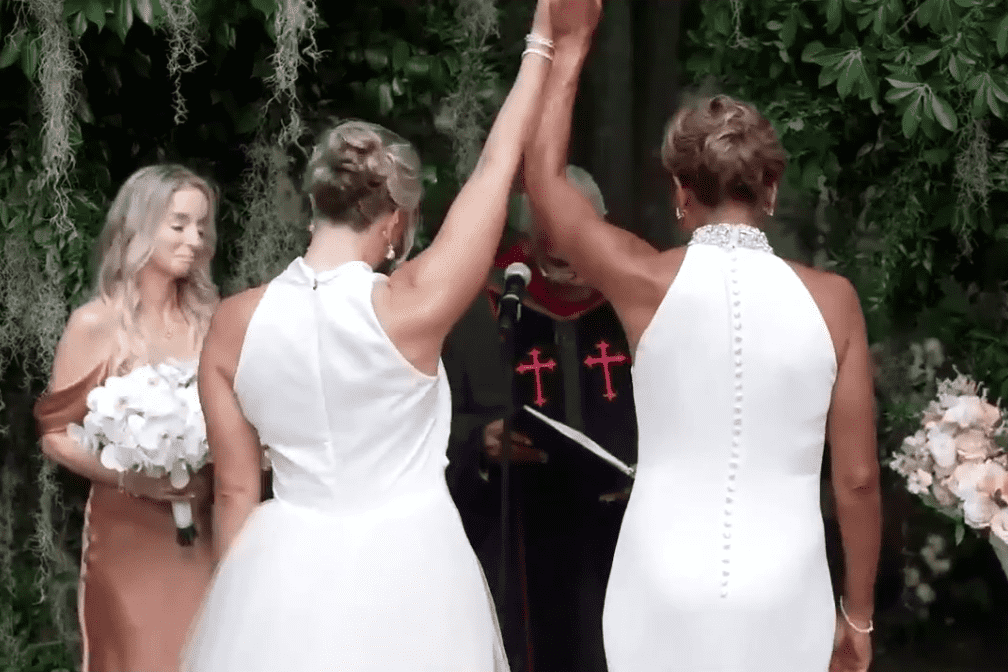 Robin Roberts and Amber Laign both professed their love before the Reverend (@goodmorningamerica/Instagram)