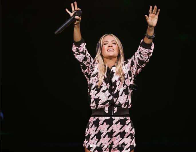 @carrieunderwood/Instagram)