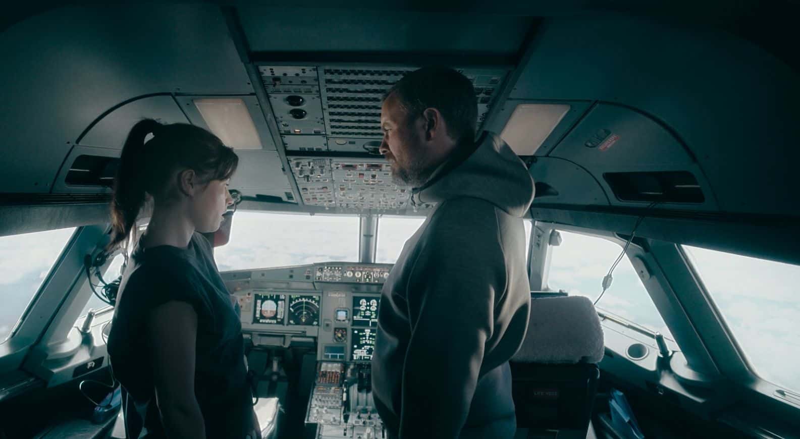 A still from 'Hijack' starring Neil Maskell as Stuart Atterton and Aimee Kelly as Jamie (Apple TV+)