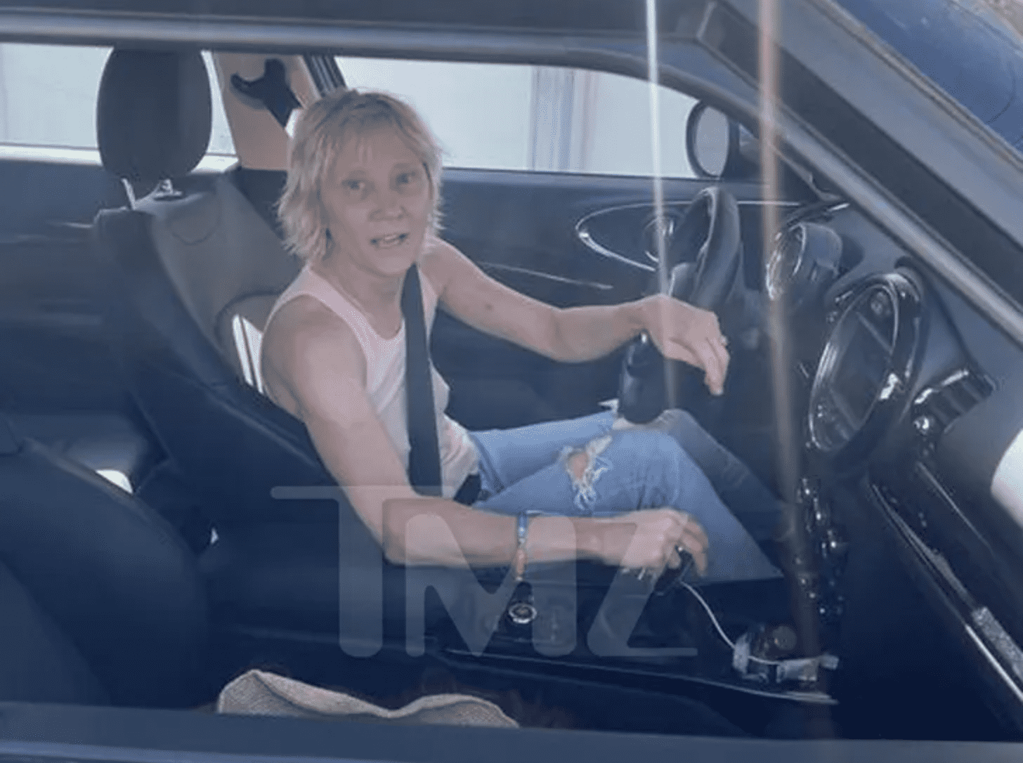 Anne Heche was pictured with a vodka bottle in her car moments before the crash that left her with severe burns. (Photo: TMZ exclusive)