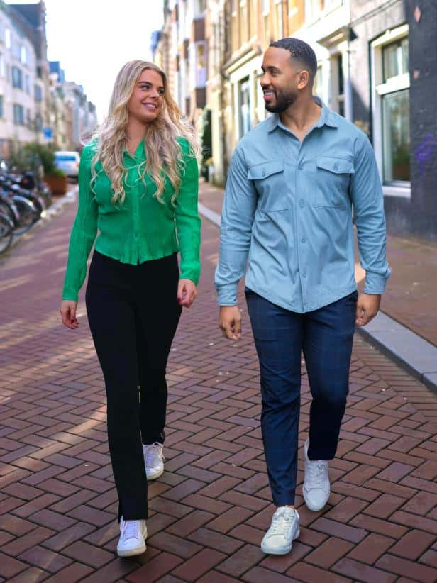 Julio 27 from Ney York and Kirsten 24 from Netherlands (TLC)