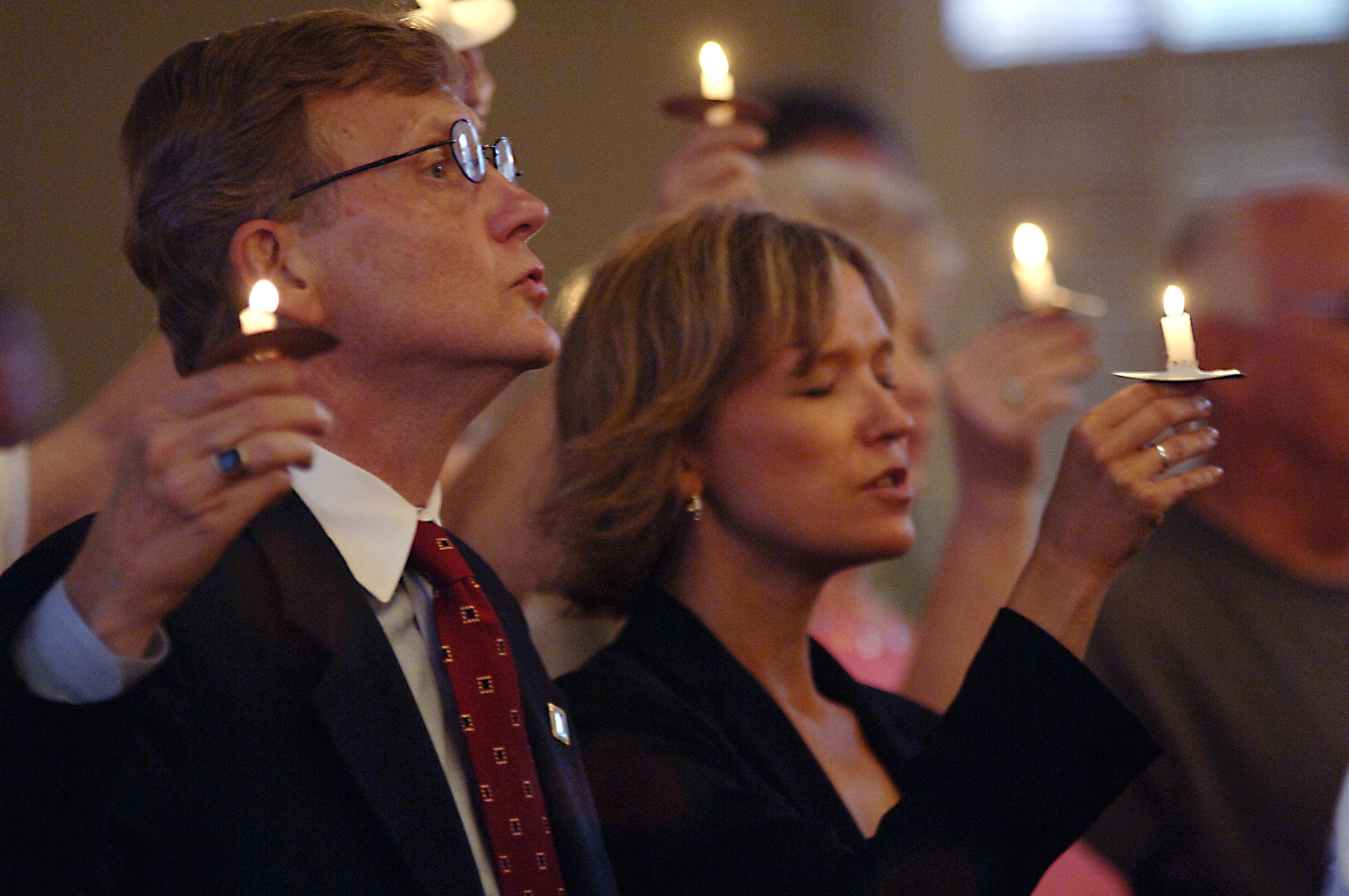 Mayor John Robert Smith and his wife Kelly Smith join a prayer vigil at Poplar Springs Drive Baptist Church for missing teen Natalie Holloway, who disappeared a week ago while on a senior trip to Aruba, June 6, 2005 in Meridian, Mississippi. Holloway's father, David Holloway, belongs to the church in the southern city of about 40,000 residents. A massive search for the teen along the coast of Aruba has ensued and two men have been charged in connection with her disappearance. (Photo by Marianne Todd/Getty Images)