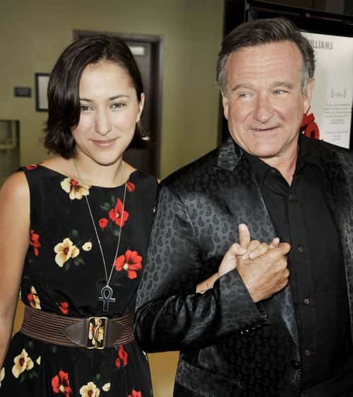 Actress Zelda Williams (L) and her father actor Robin Williams arrive at the premiere of Magnolia Pictures' 