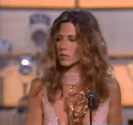 Jennigfer Aniston won her first Emmy in 2002 (@awardscrazy/Youtube)