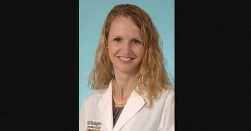 Dr. Warwick works at the St.Louis Children hospital and specilises in plastic and reconstructive surgery.