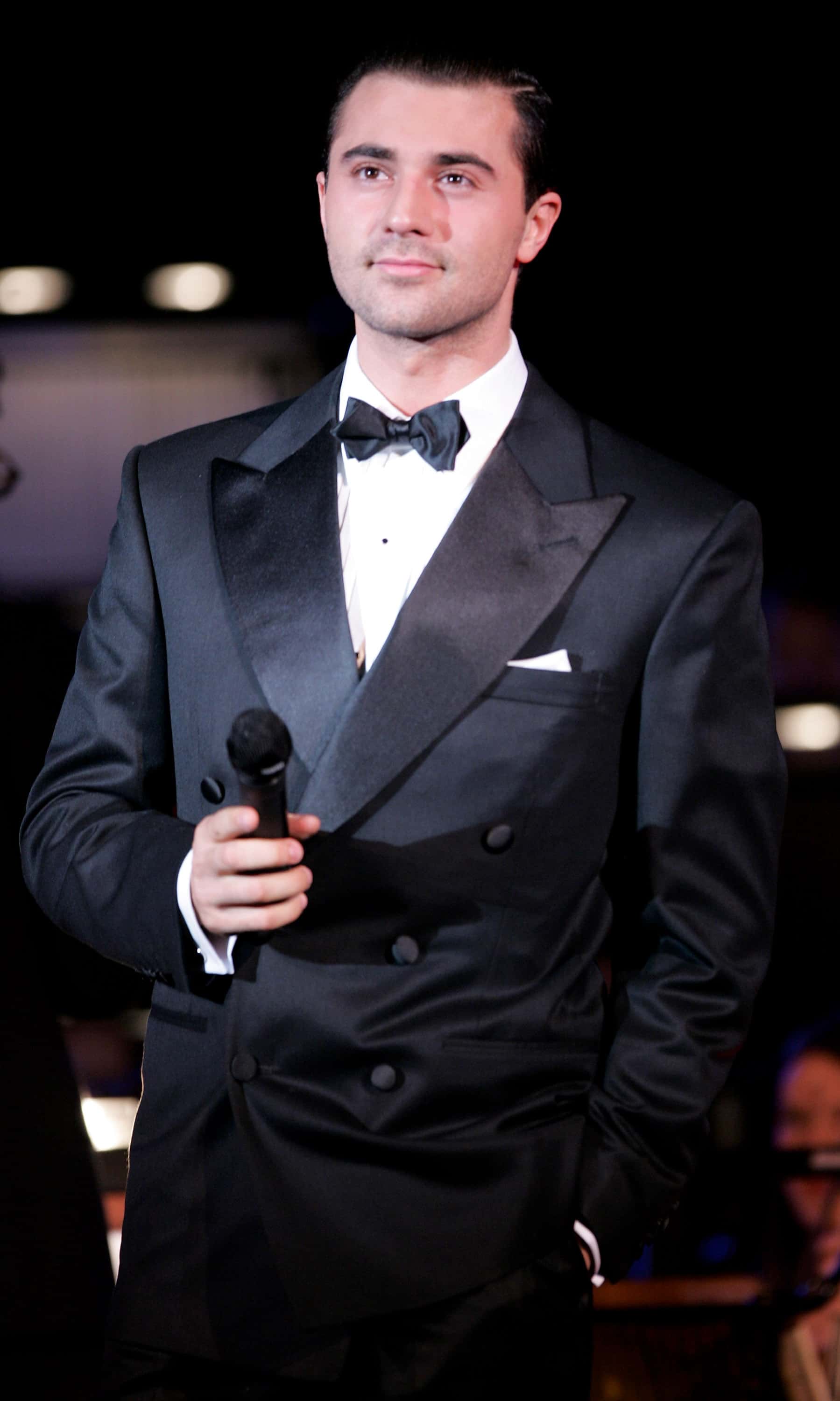 Darius Danesh performs at A Night Under The Stars, a gala evening in aid of The Passage homeless charity, at Westminster Central Hall on November 16, 2005 in London, England.